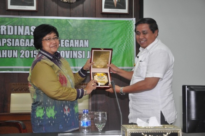Gubernur HBA bersama Menteri LHK RI.